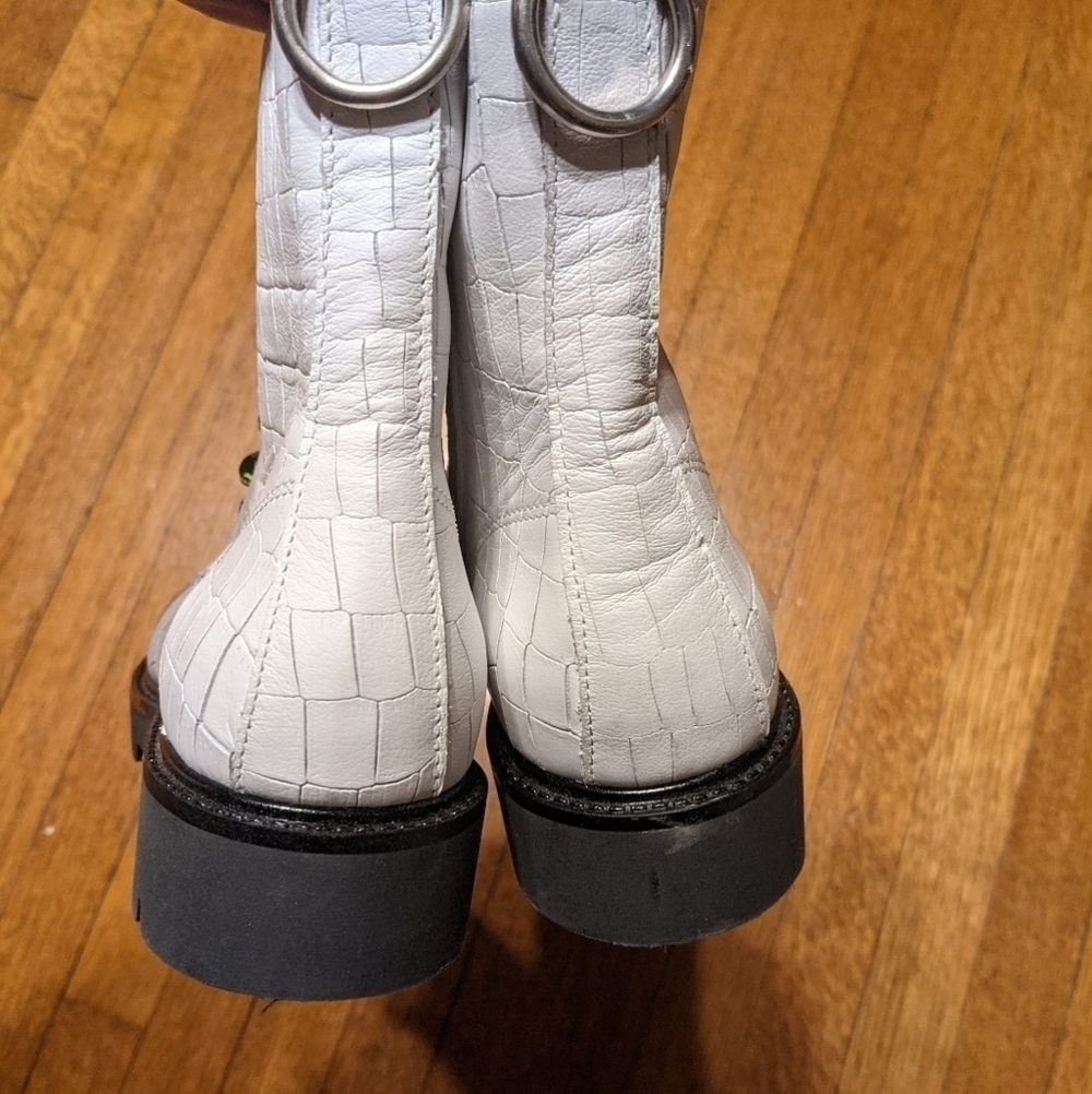 New L'intervalle | Gene White Croco Leather Boots — image 5 of 7
